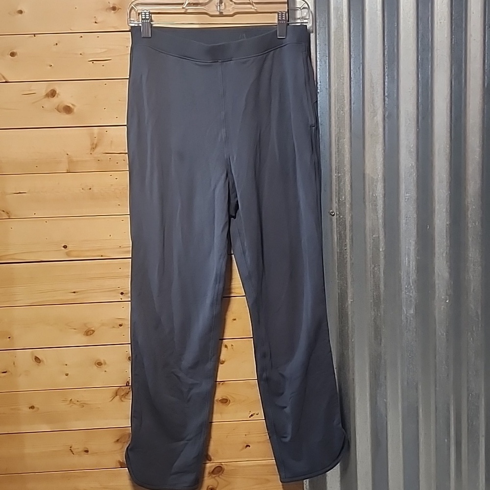Womans Lululemon every moments pants size 6 French Terry gray